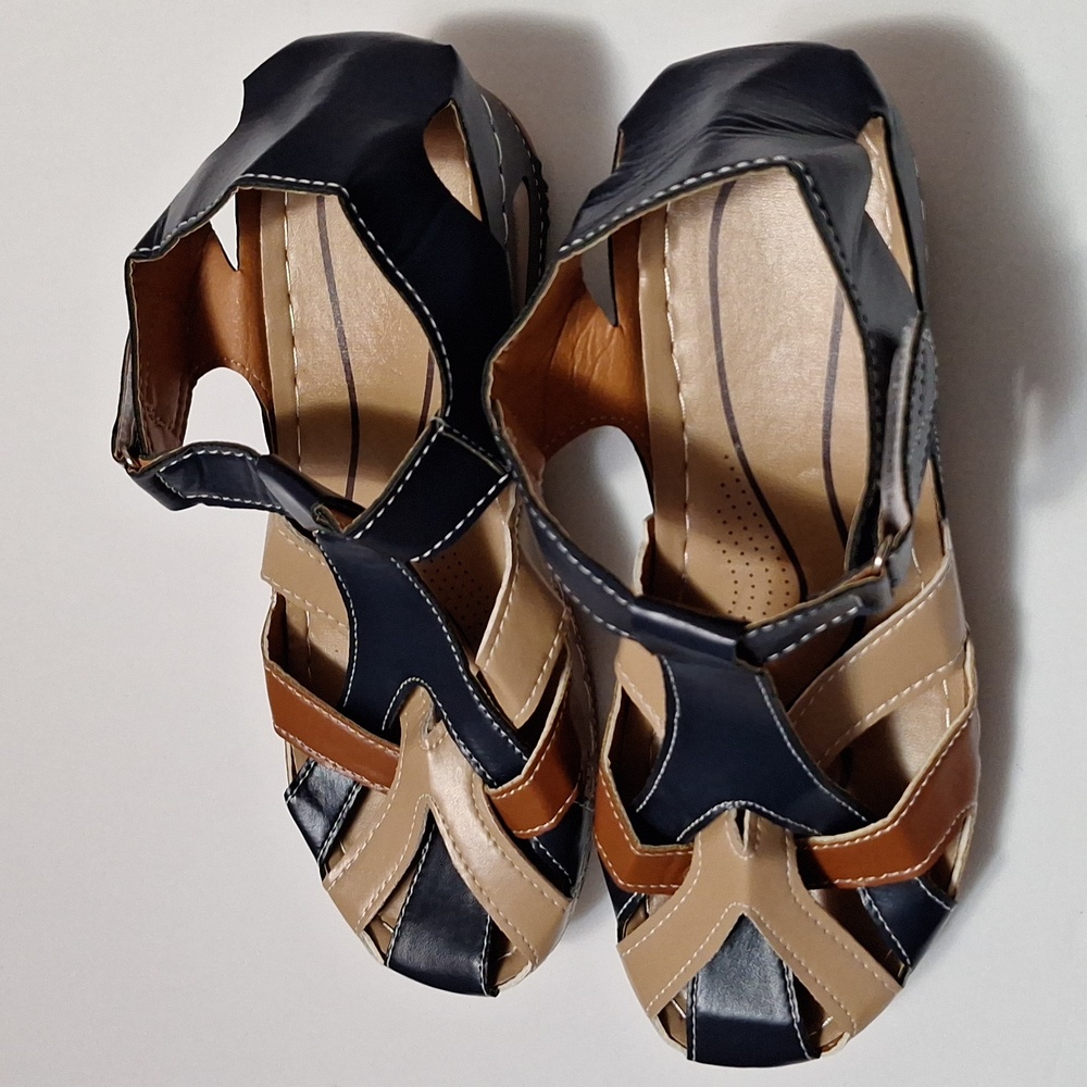 Shoe - Picture 2 of 6